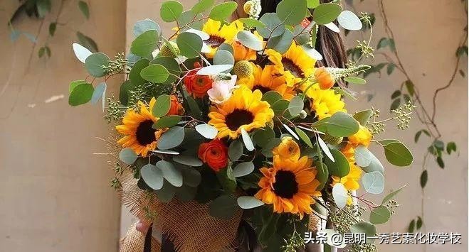 什么是花材与花色？花艺师要知道的花艺知识